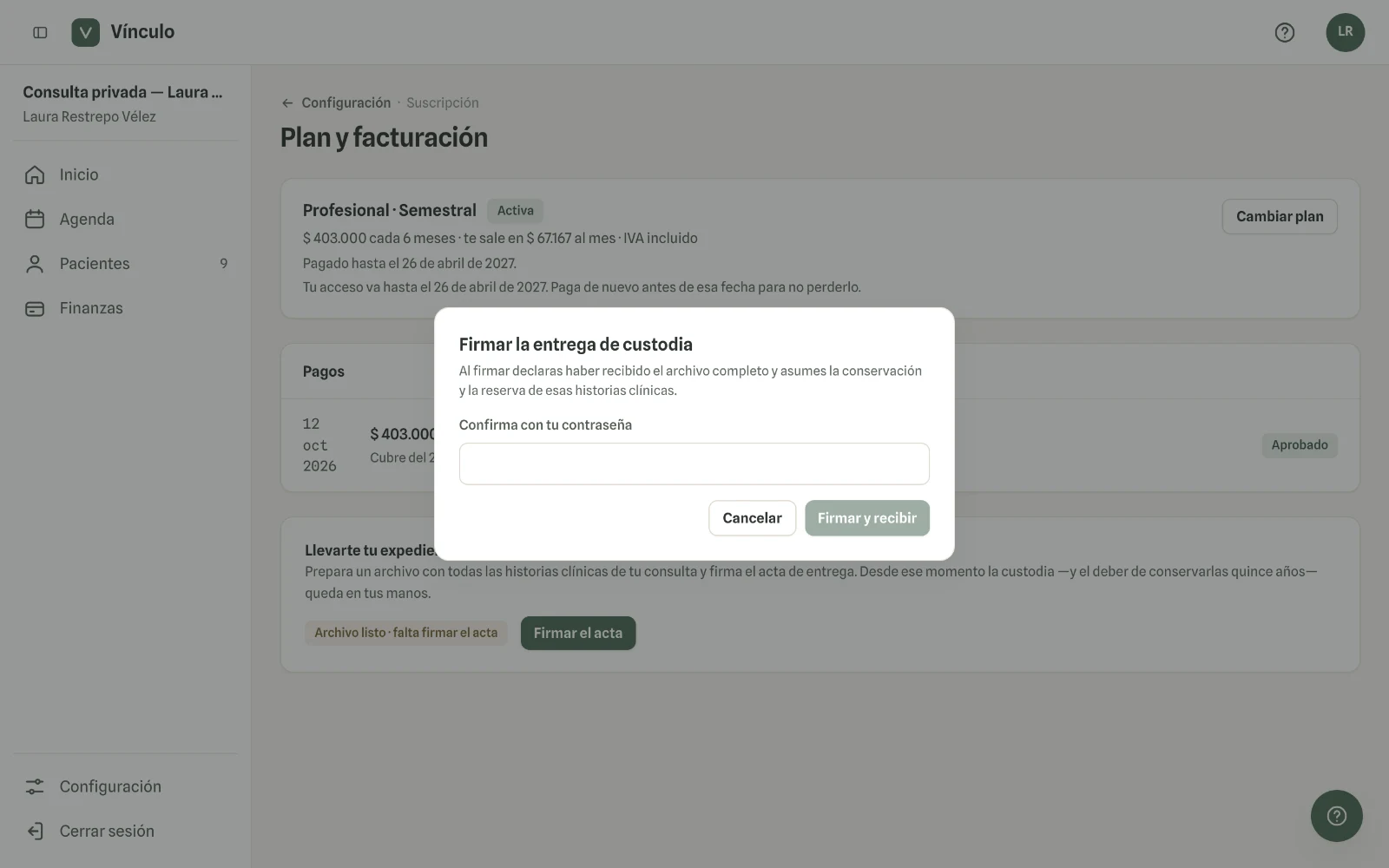 Captura en computador del paso 3: Lee lo que declaras y confirma con tu contraseña, o con tu segundo factor si lo tienes activo. Después descargas el archivo y el acta.