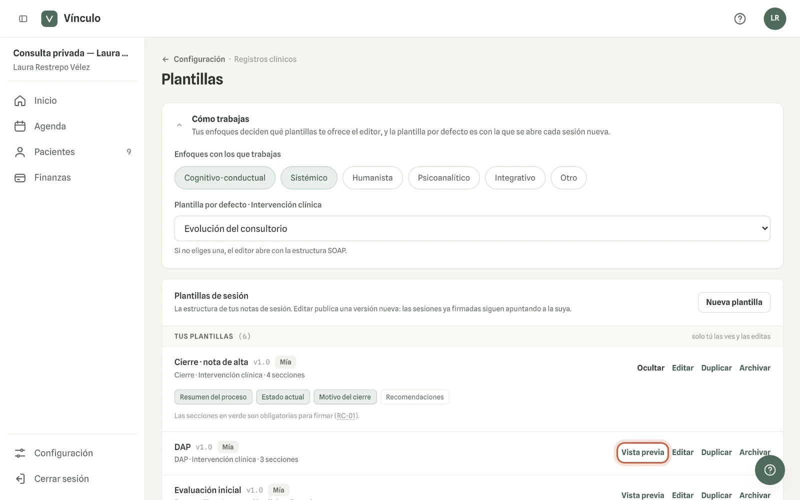 Captura en computador del paso 2: Más abajo están tus plantillas y las de Vínculo. «Vista previa» muestra las secciones de cada una.