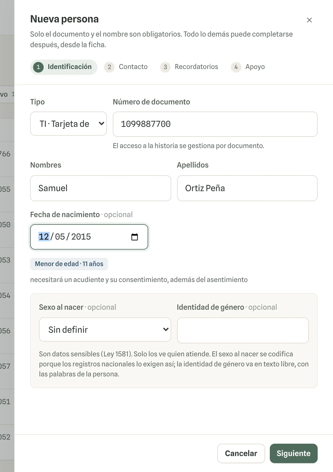 Captura en computador del paso 1: En Pacientes, haz clic en «Nueva persona». Escribe el documento, los nombres, los apellidos y la fecha de nacimiento. Aparece el aviso «Menor de edad».
