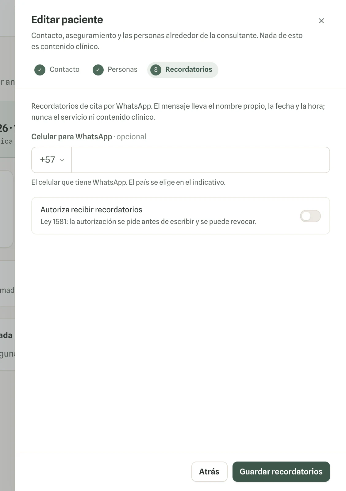 Captura en computador del paso 1: Revisa primero los datos de la persona: en su ficha, «Editar» → «Recordatorios» muestra su celular y si autorizó.